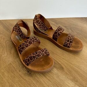 Steve Madden Raffy animal print elastic strap sandal, size 8